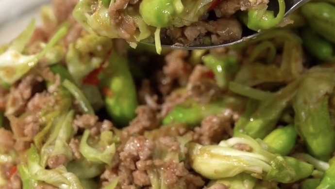 Thai dish stir-fried with pork and shrimp paste