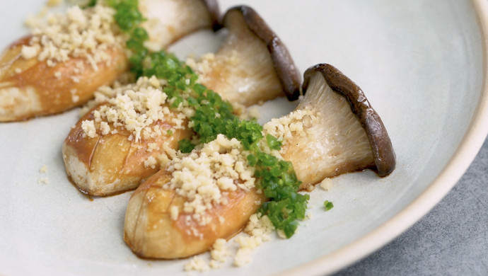 Follow the book to cook Korean temple food