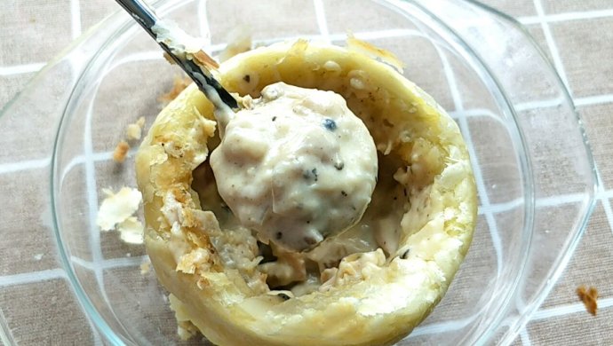 Oven dishes Puff pastry soup