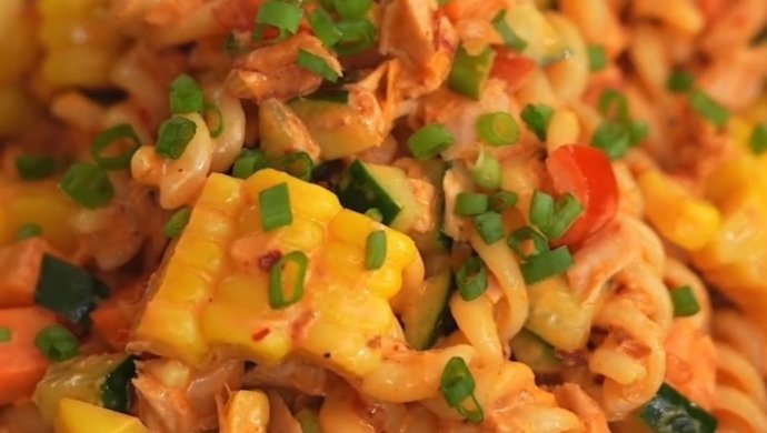 Thai hot sauce seasonal vegetable pasta