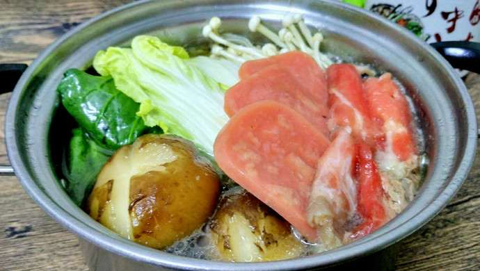 Warm winter Japanese cuisine ~ sukiyaki