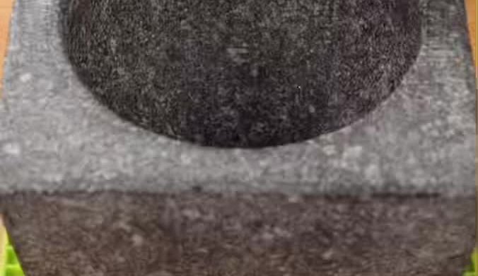 Thai cuisine with hot sauce clams