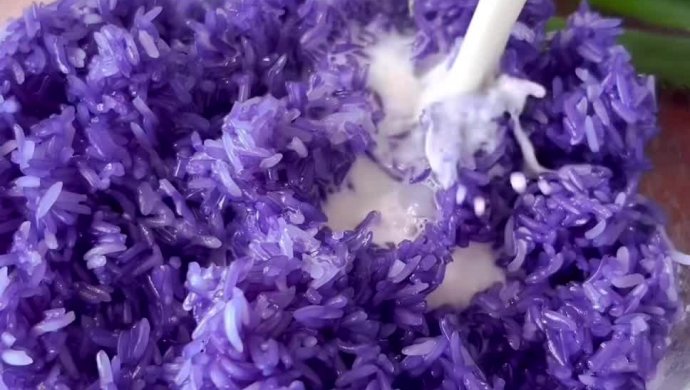 Thai mango coconut glutinous rice