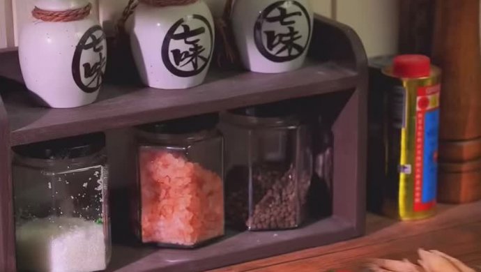 Thai fried pasta with seafood