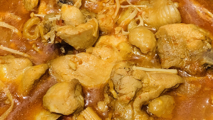 Small pot dish tomato stewed chicken