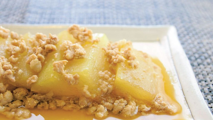 Okinawan cuisine: simmered winter melon