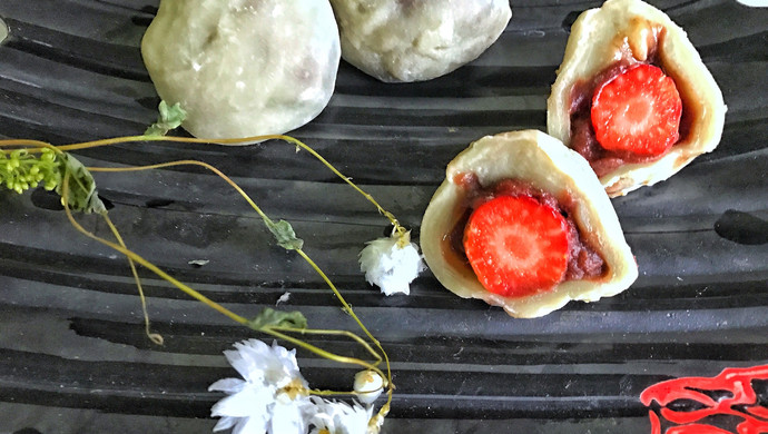 Japanese strawberry daifuku