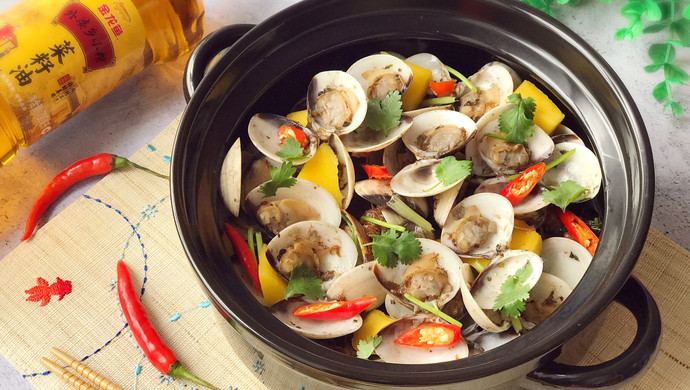 Thai style Mango spicy clams