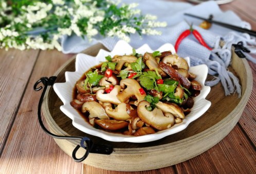 Mushroom dishes + cold shiitake mushrooms