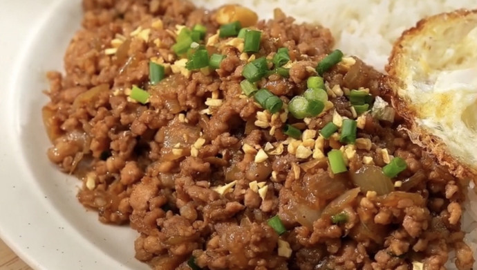 Stir-fried meat foam with Thai onions