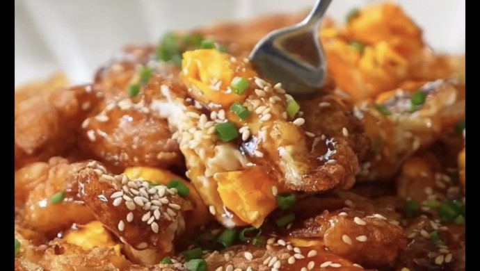 Thai food braised poached eggs