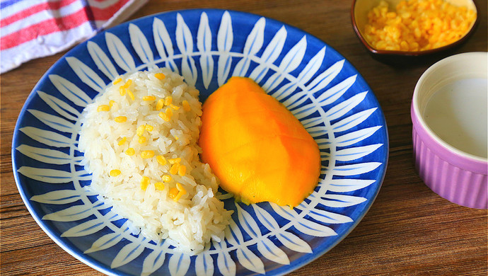 Authentic Thai mango sticky rice