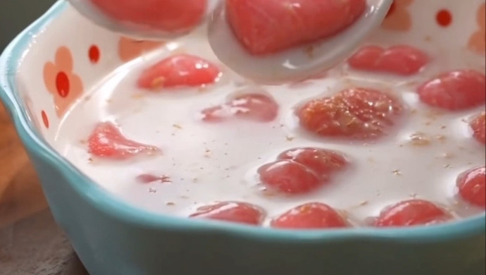 Thai dessert coconut milk mung bean glutinous rice balls