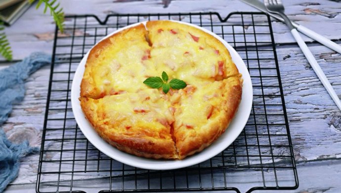 Thick-bottomed beef pizza