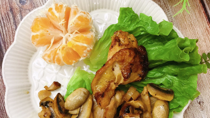 Basil-flavored chicken thigh steak