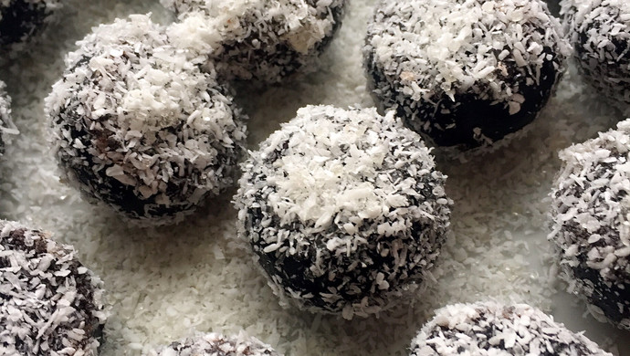 Dark Cuisine (Carbon in the Snow)