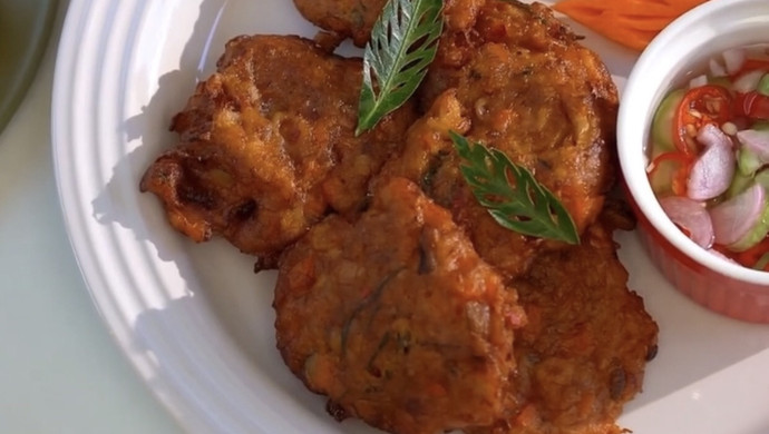 Thai hot sauce mushroom cake