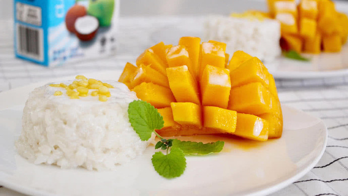 Authentic Thai mango sticky rice