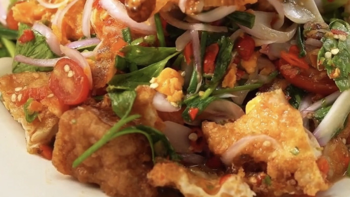 Thai gourmet poached egg salad