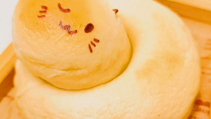 Ham and chives flavored cat bagel