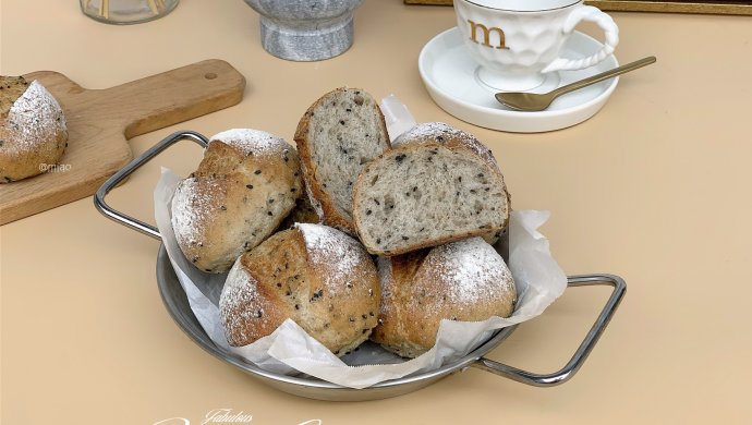Whole wheat black sesame French balls