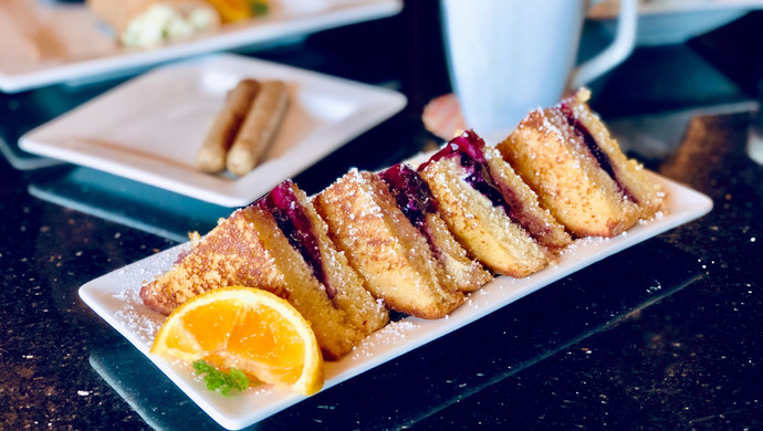 French toast with blueberry filling