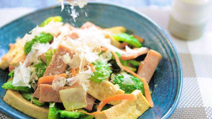 Okinawan cuisine: stir-fried bitter gourd