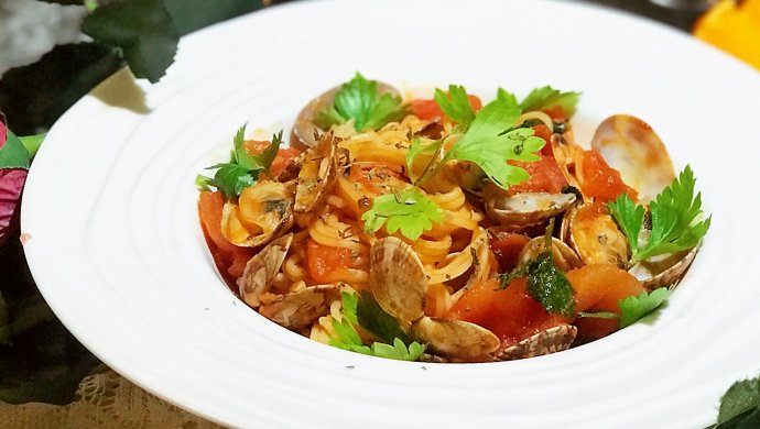 Tomato and clam pasta
