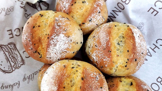 Black sesame French ball