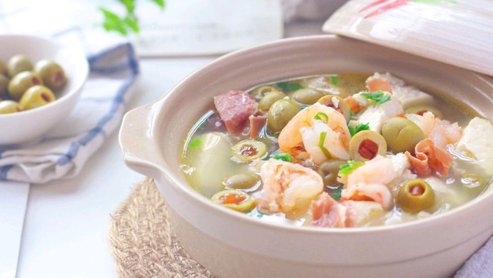 Spanish green olives braised tofu