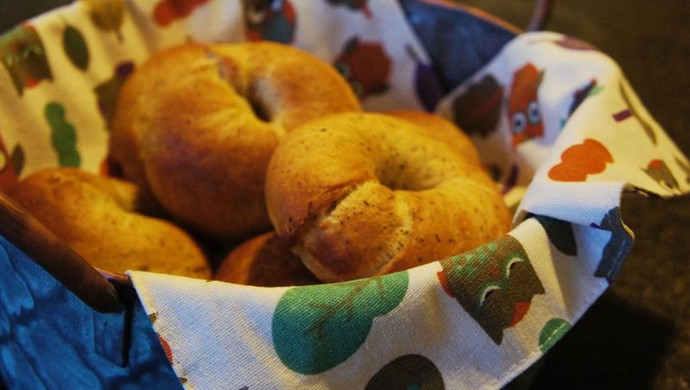 German bagel bun buger