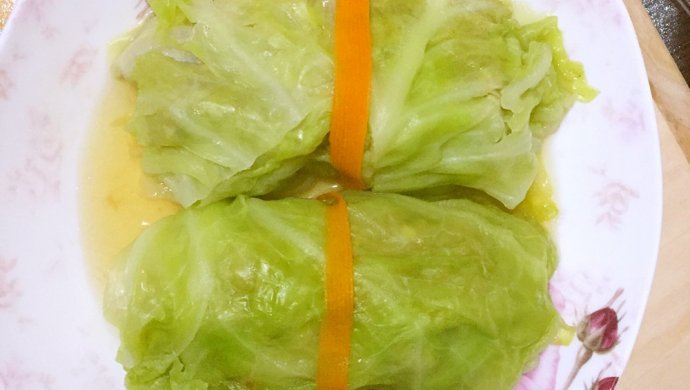 Vegetable and meat rolls