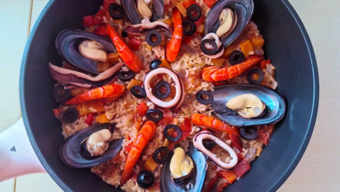 Spanish olive paella