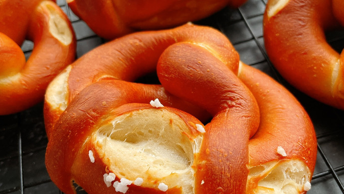 German alkaline bread