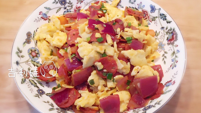 Scrambled eggs with Spanish sausage (chorizo)