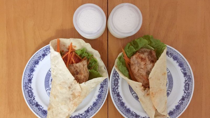 Mexican chicken rolls