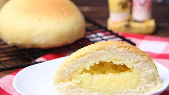 Mexican soufflé bread