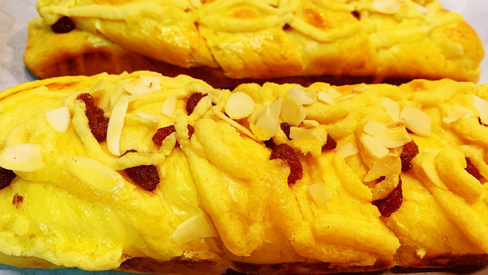 Mexican sauce twist bread