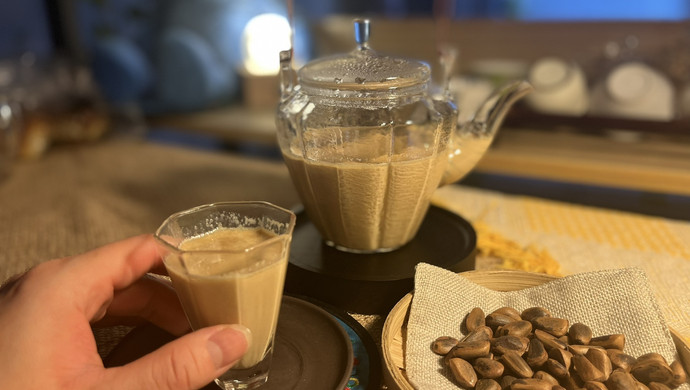 Chai: A pot of warm-up chai tea for young ladies